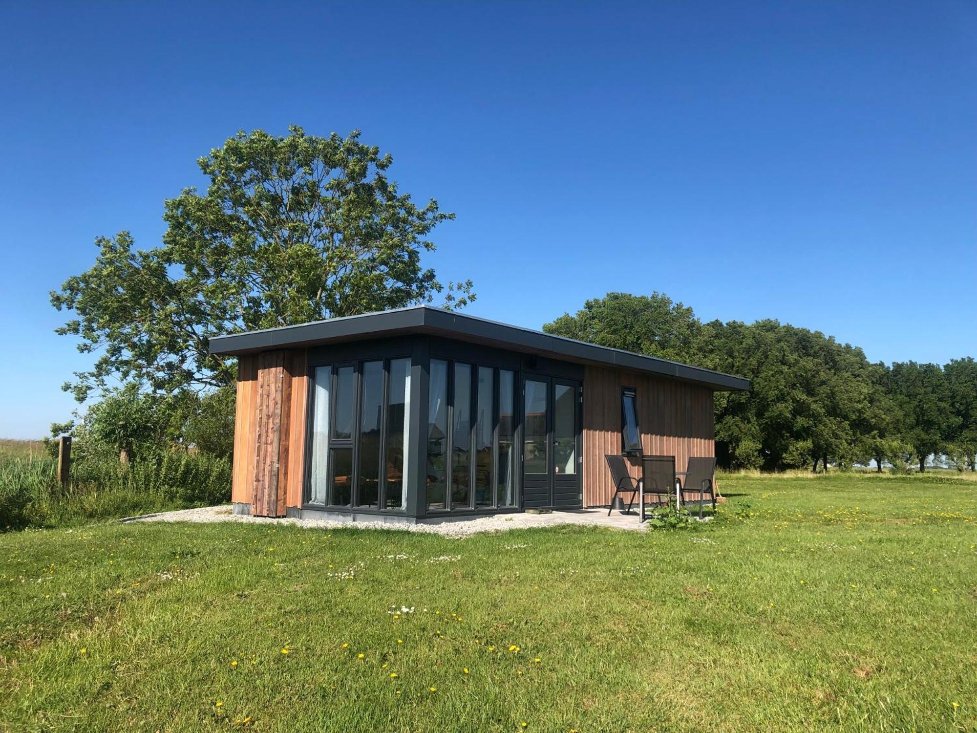 Albertine Agnes Tiny House フラネケル エクステリア 写真